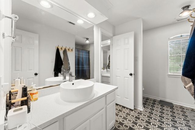 1002 Fairgate Drive, Houston, TX 77094