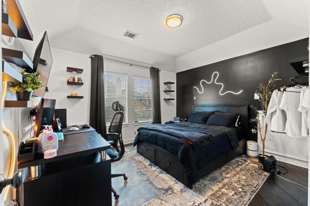 1002 Fairgate Drive, Houston, TX 77094