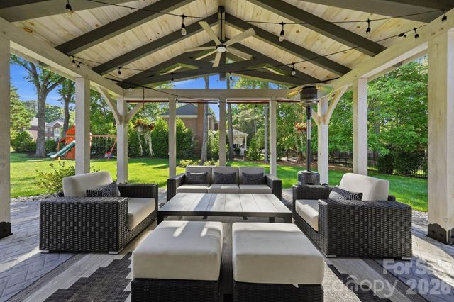 10138 Waterbrook Lane, Charlotte, NC 28277