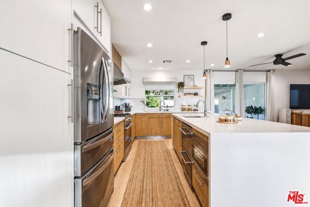 7954 Loma Verde Avenue, Los Angeles, CA 91304