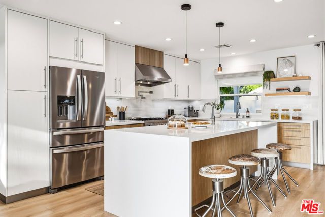 7954 Loma Verde Avenue, Los Angeles, CA 91304
