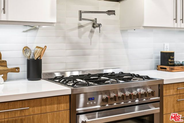 7954 Loma Verde Avenue, Los Angeles, CA 91304