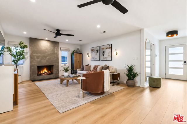 7954 Loma Verde Avenue, Los Angeles, CA 91304