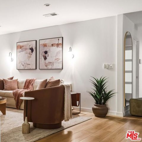 7954 Loma Verde Avenue, Los Angeles, CA 91304