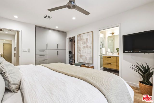 7954 Loma Verde Avenue, Los Angeles, CA 91304