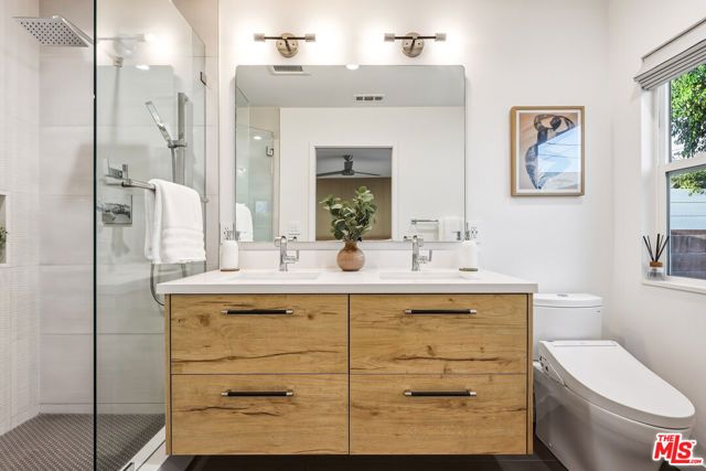7954 Loma Verde Avenue, Los Angeles, CA 91304