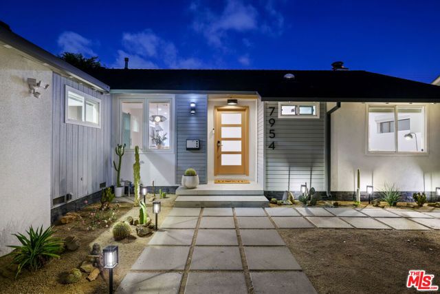 7954 Loma Verde Avenue, Los Angeles, CA 91304