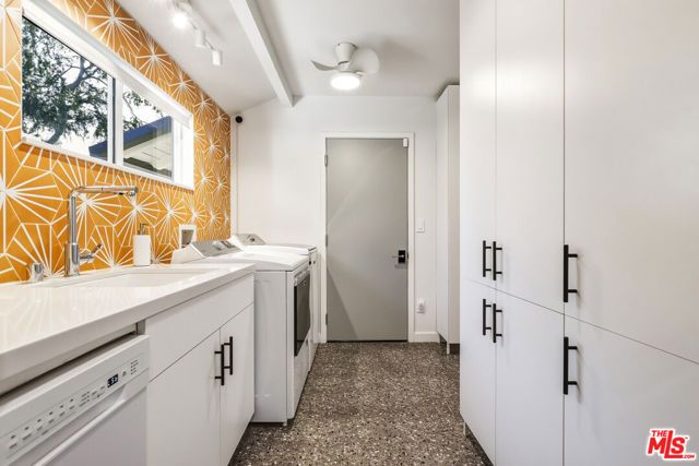 7954 Loma Verde Avenue, Los Angeles, CA 91304