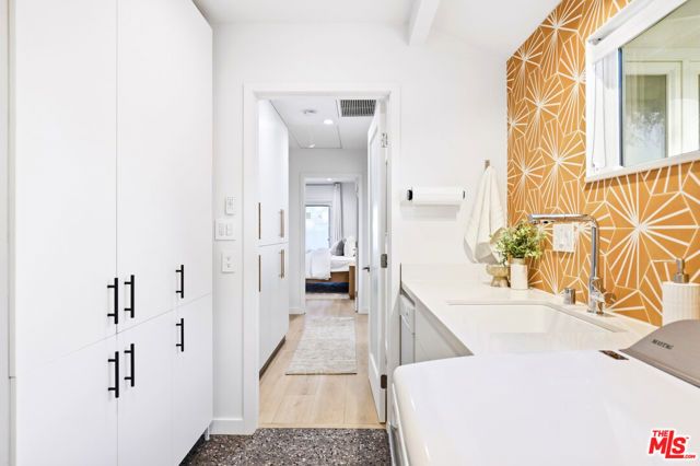 7954 Loma Verde Avenue, Los Angeles, CA 91304