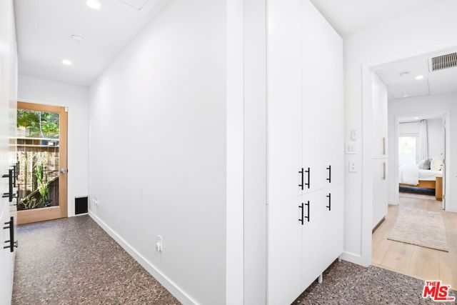 7954 Loma Verde Avenue, Los Angeles, CA 91304