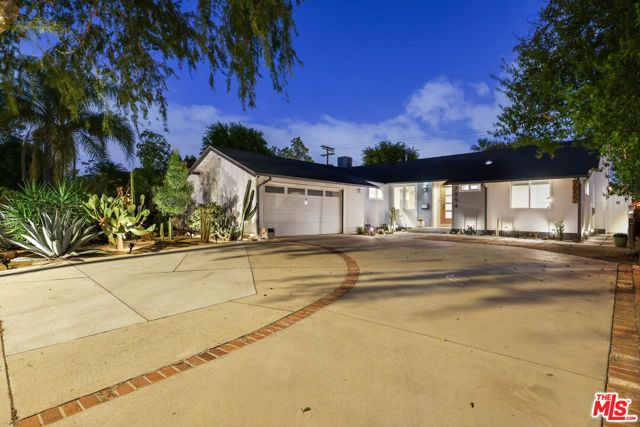 7954 Loma Verde Avenue, Los Angeles, CA 91304