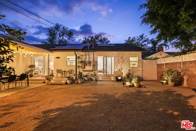 7954 Loma Verde Avenue, Los Angeles, CA 91304
