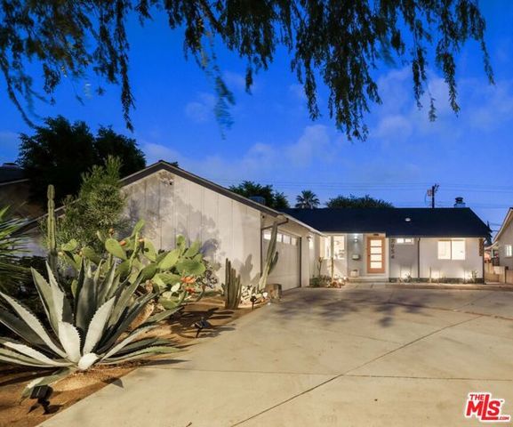 7954 Loma Verde Avenue, Los Angeles, CA 91304