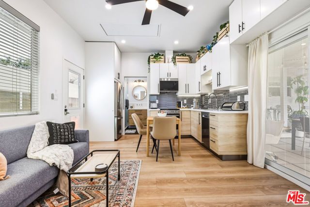 7954 Loma Verde Avenue, Los Angeles, CA 91304