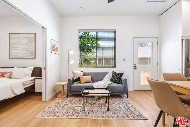 7954 Loma Verde Avenue, Los Angeles, CA 91304