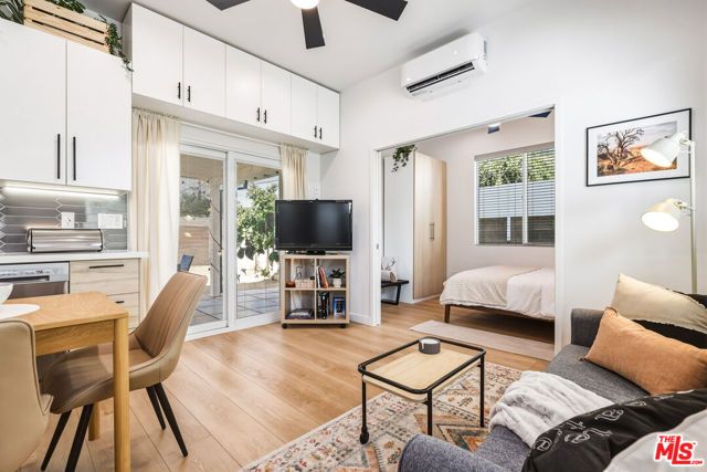 7954 Loma Verde Avenue, Los Angeles, CA 91304