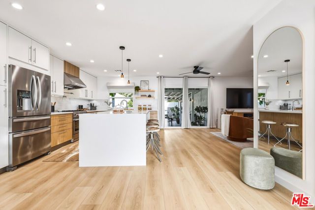 7954 Loma Verde Avenue, Los Angeles, CA 91304