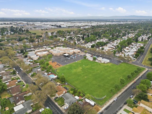 3100 Kounias Dr, Modesto, CA 95354