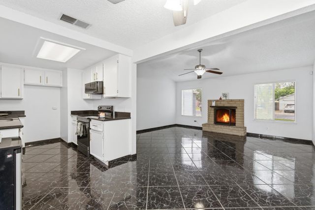 3100 Kounias Dr, Modesto, CA 95354