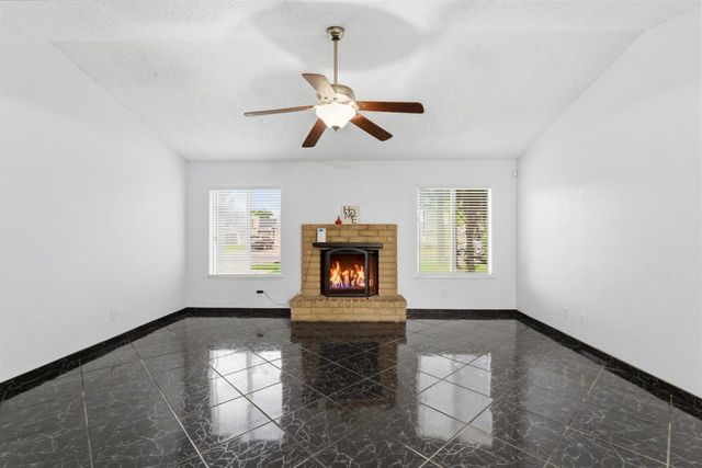 3100 Kounias Dr, Modesto, CA 95354