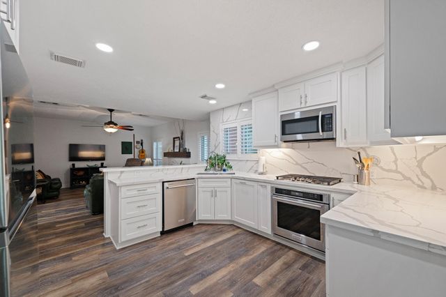 1514 Pine Ridge Lane, Pearland, TX 77581