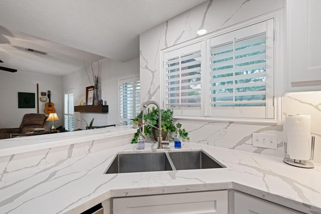 1514 Pine Ridge Lane, Pearland, TX 77581