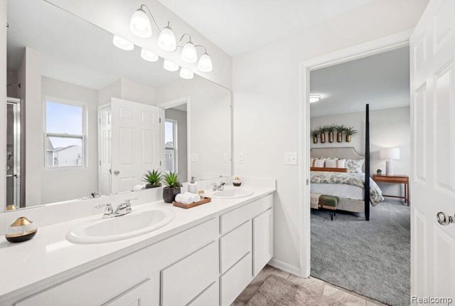 4089 Heritage Square Drive, Howell, MI 48843