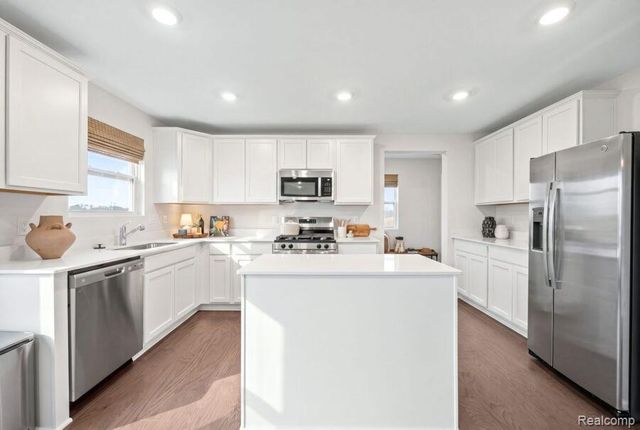 4089 Heritage Square Drive, Howell, MI 48843