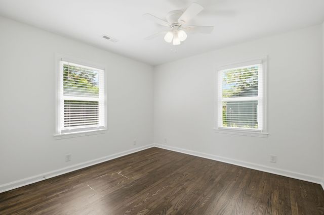 825 Spencer Ave, Gallatin, TN 37066