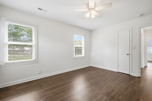825 Spencer Ave, Gallatin, TN 37066