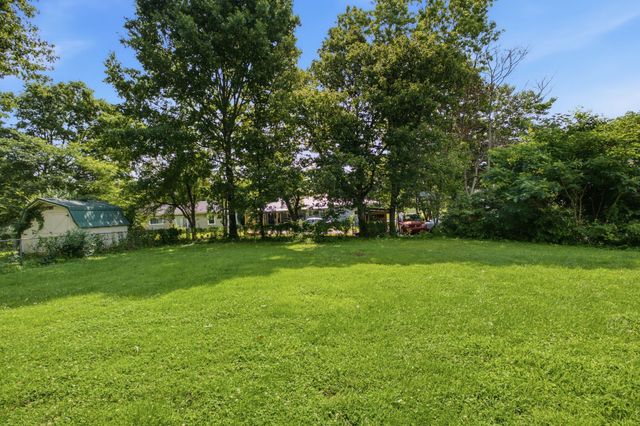 825 Spencer Ave, Gallatin, TN 37066