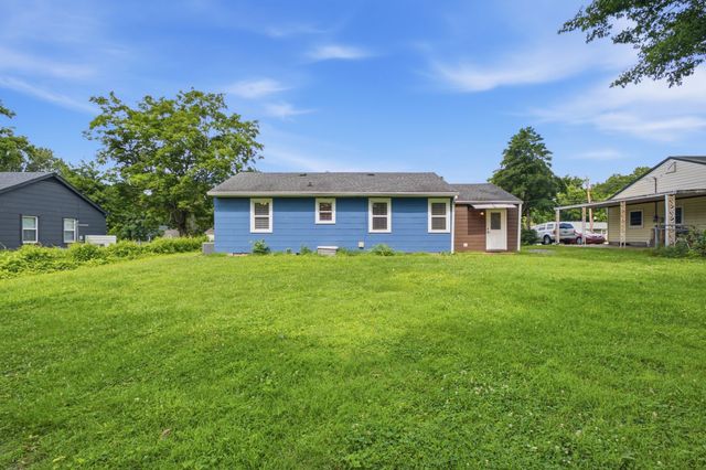 825 Spencer Ave, Gallatin, TN 37066