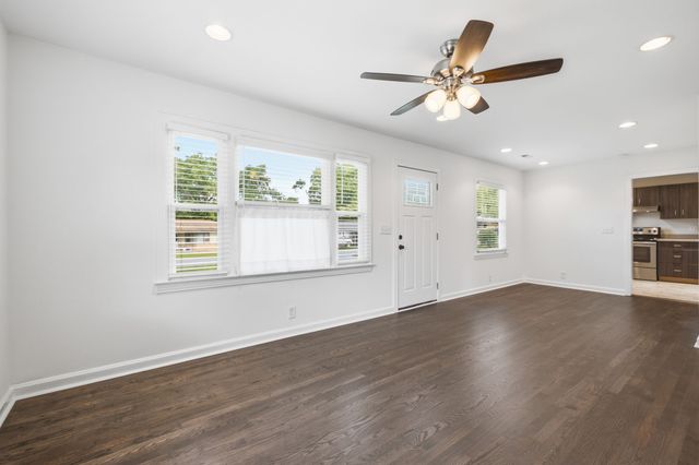 825 Spencer Ave, Gallatin, TN 37066