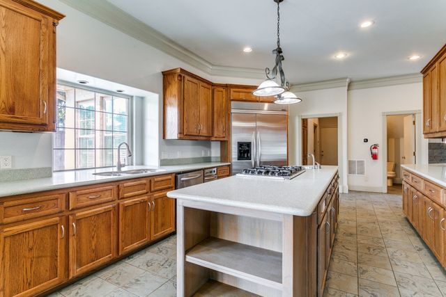 1513 Canyon Oaks Drive, Irving, TX 75061