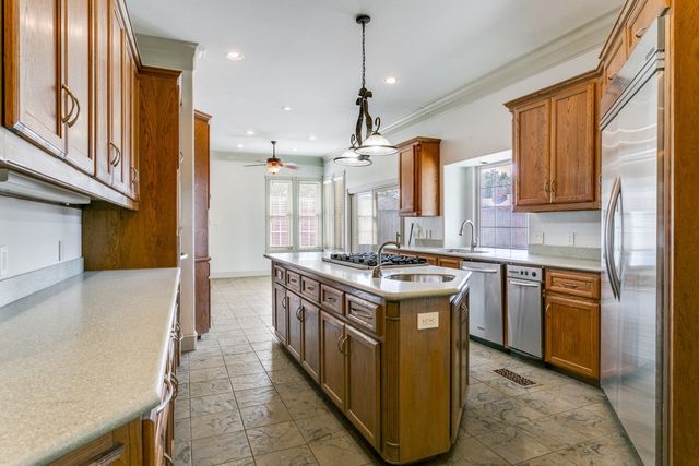 1513 Canyon Oaks Drive, Irving, TX 75061