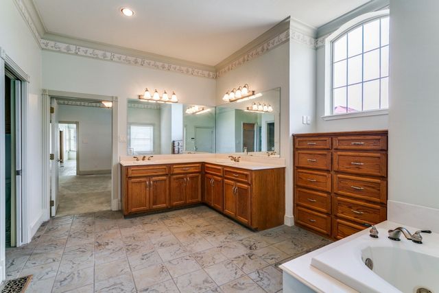 1513 Canyon Oaks Drive, Irving, TX 75061