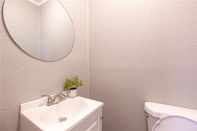 5629 HIGHLAND Avenue, Kansas City, MO 64110