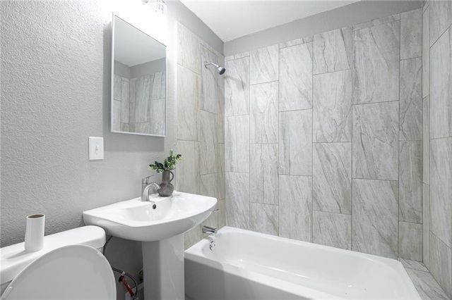 5629 HIGHLAND Avenue, Kansas City, MO 64110