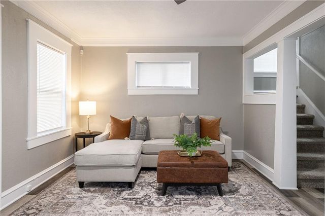 5629 HIGHLAND Avenue, Kansas City, MO 64110