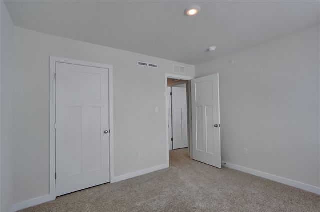 122 Scotland Ln, Harmony Boro, PA 16037