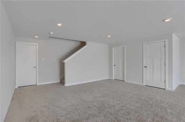 122 Scotland Ln, Harmony Boro, PA 16037