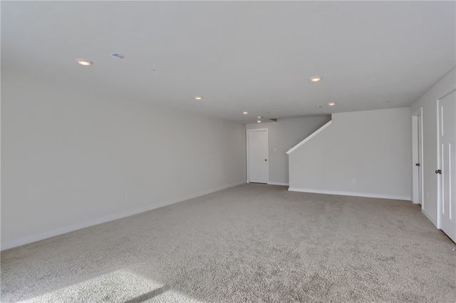 122 Scotland Ln, Harmony Boro, PA 16037