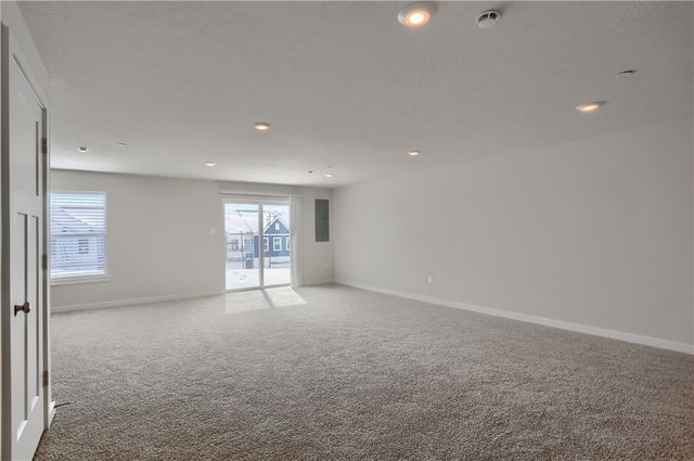 122 Scotland Ln, Harmony Boro, PA 16037