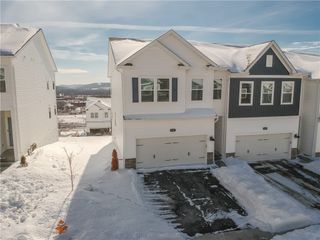 122 Scotland Ln, Harmony Boro, PA 16037