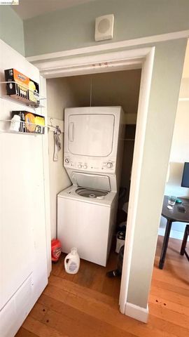 6386 Dana St, Oakland, CA 94609