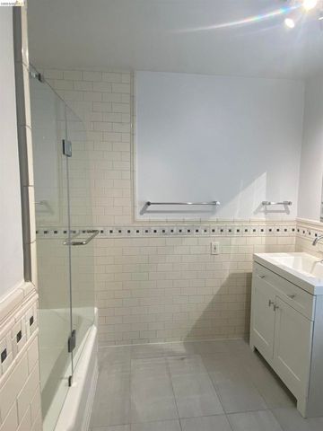 6386 Dana St, Oakland, CA 94609