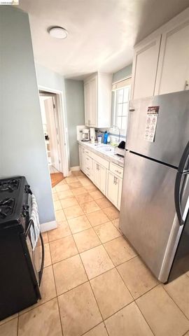 6386 Dana St, Oakland, CA 94609