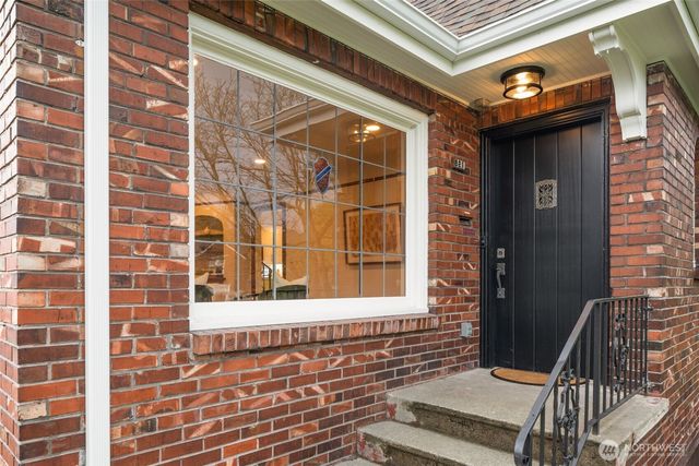 821 NW 57TH Street, Seattle, WA 98107