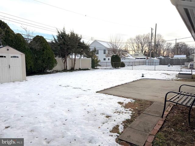 56 INDIAN RED RD, Levittown, PA 19057