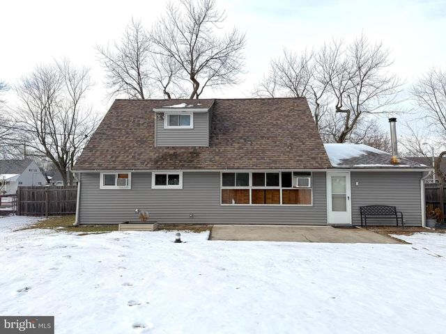 56 INDIAN RED RD, Levittown, PA 19057